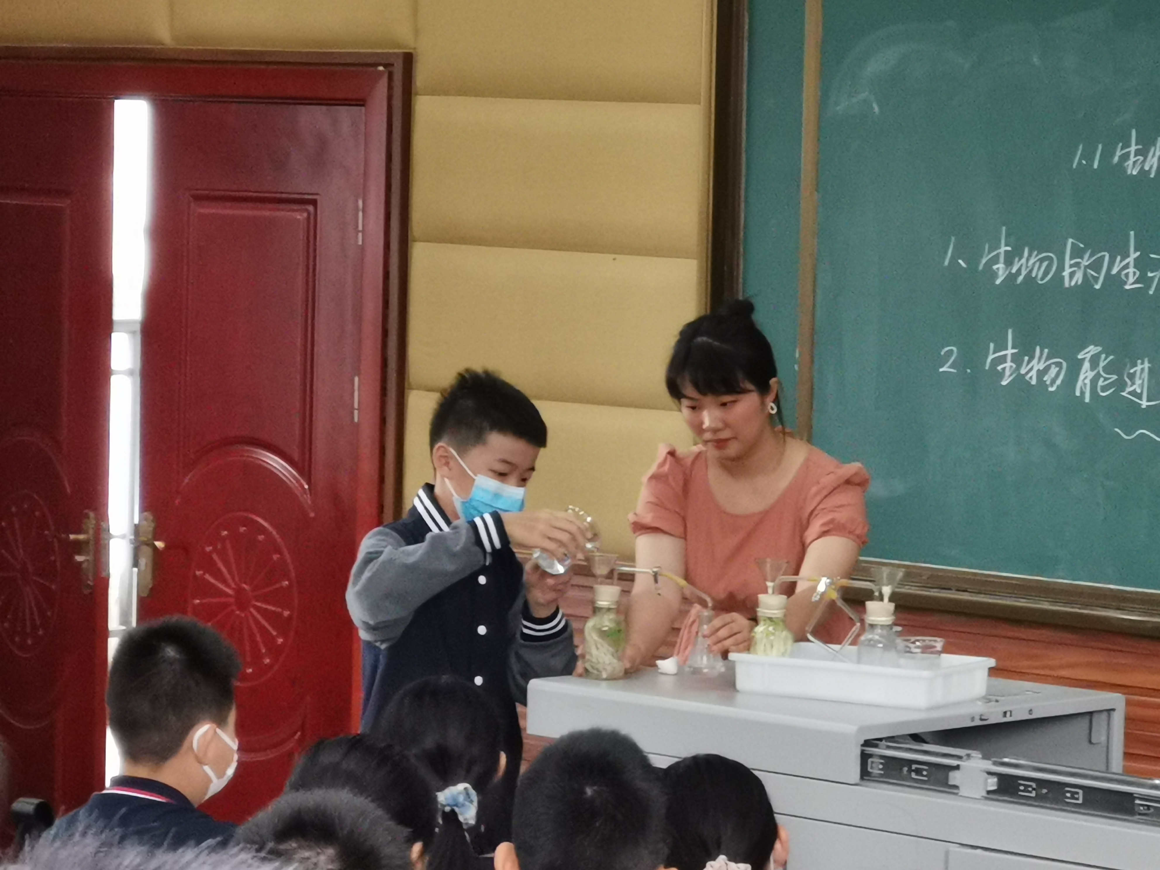 3-鍚屽閫氳繃瀹為獙鍙戠幇鐢熷懡鐜拌薄[1].jpg